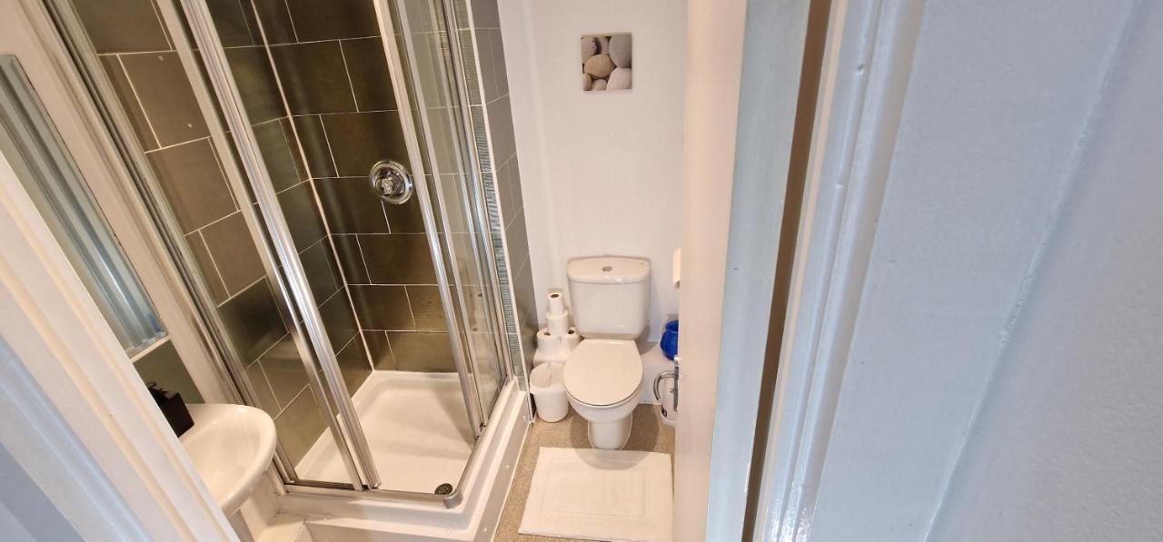 Lovely 2-Bedroom Apartment, Free Parking Manchester Exterior foto